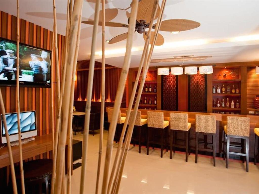 Deva Suites Patong Phuket Buitenkant foto