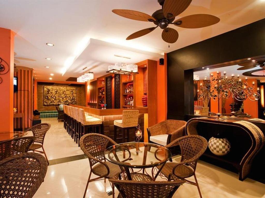 Deva Suites Patong Phuket Buitenkant foto