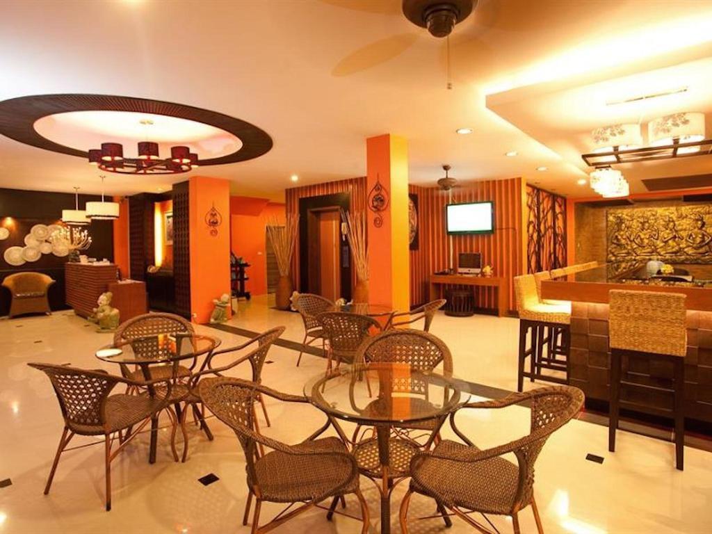 Deva Suites Patong Phuket Buitenkant foto