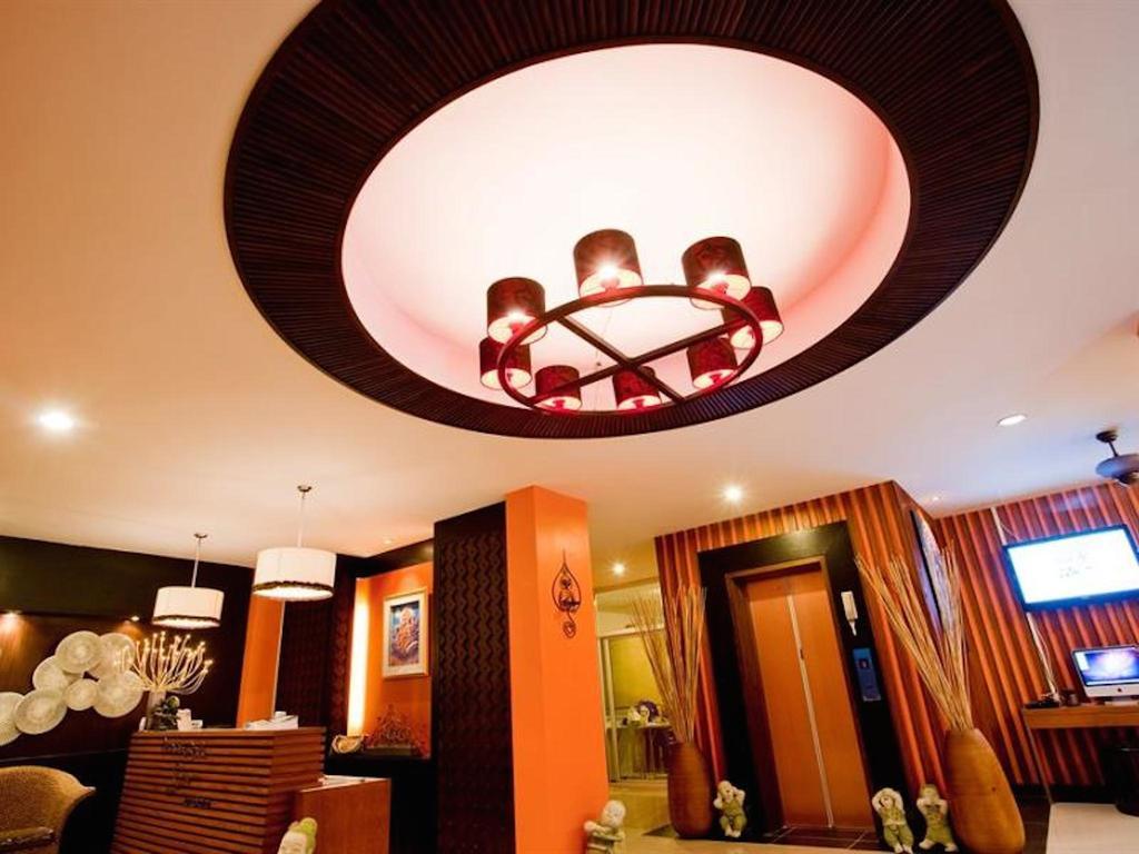 Deva Suites Patong Phuket Buitenkant foto