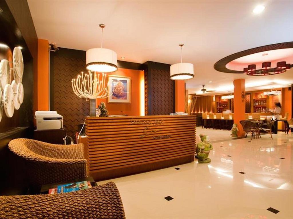 Deva Suites Patong Phuket Buitenkant foto