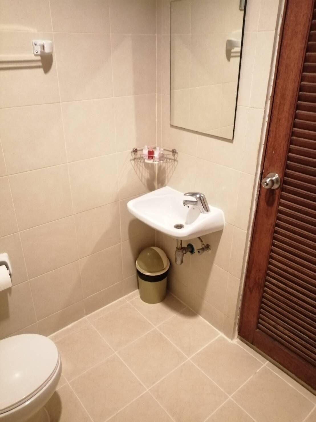 Deva Suites Patong Phuket Buitenkant foto
