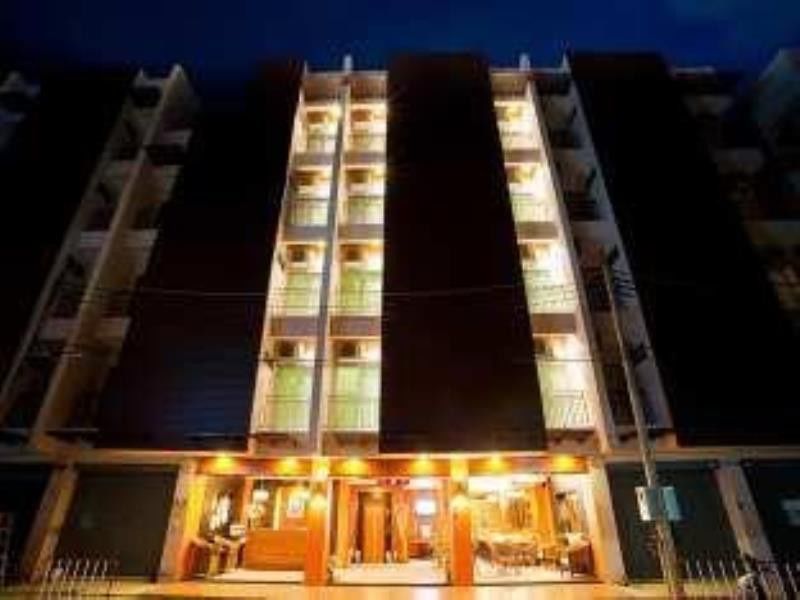 Deva Suites Patong Phuket Buitenkant foto