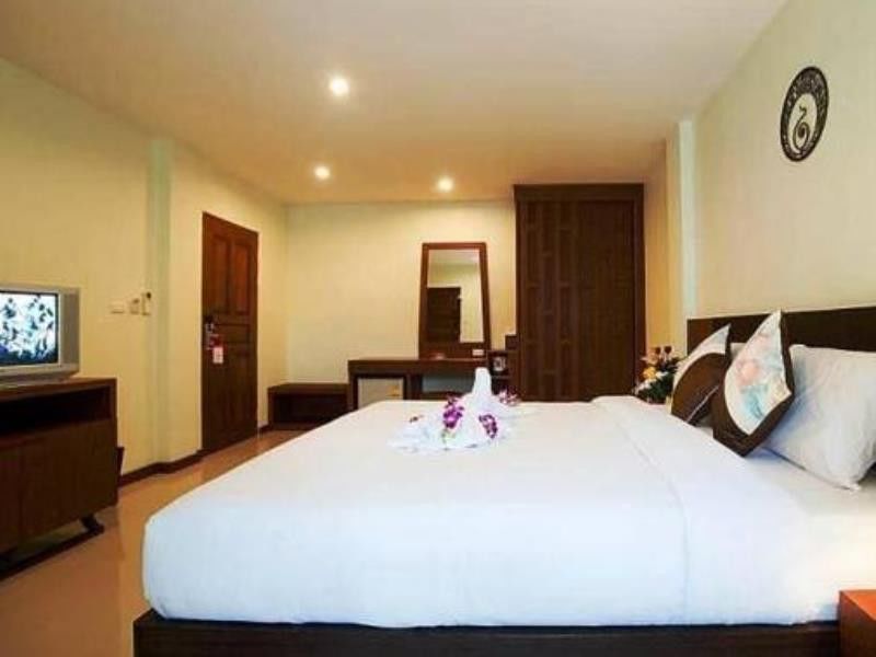 Deva Suites Patong Phuket Buitenkant foto