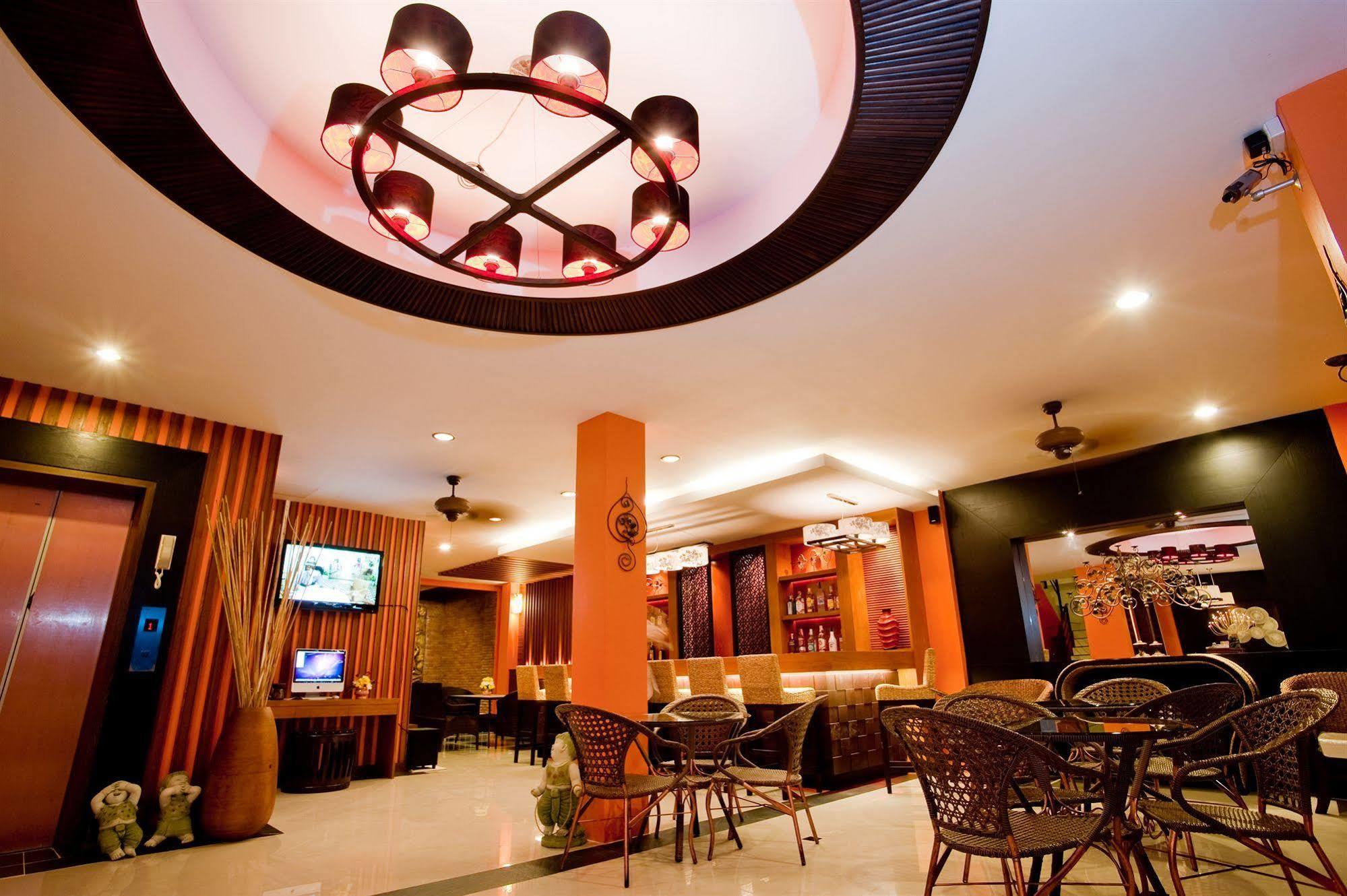 Deva Suites Patong Phuket Buitenkant foto