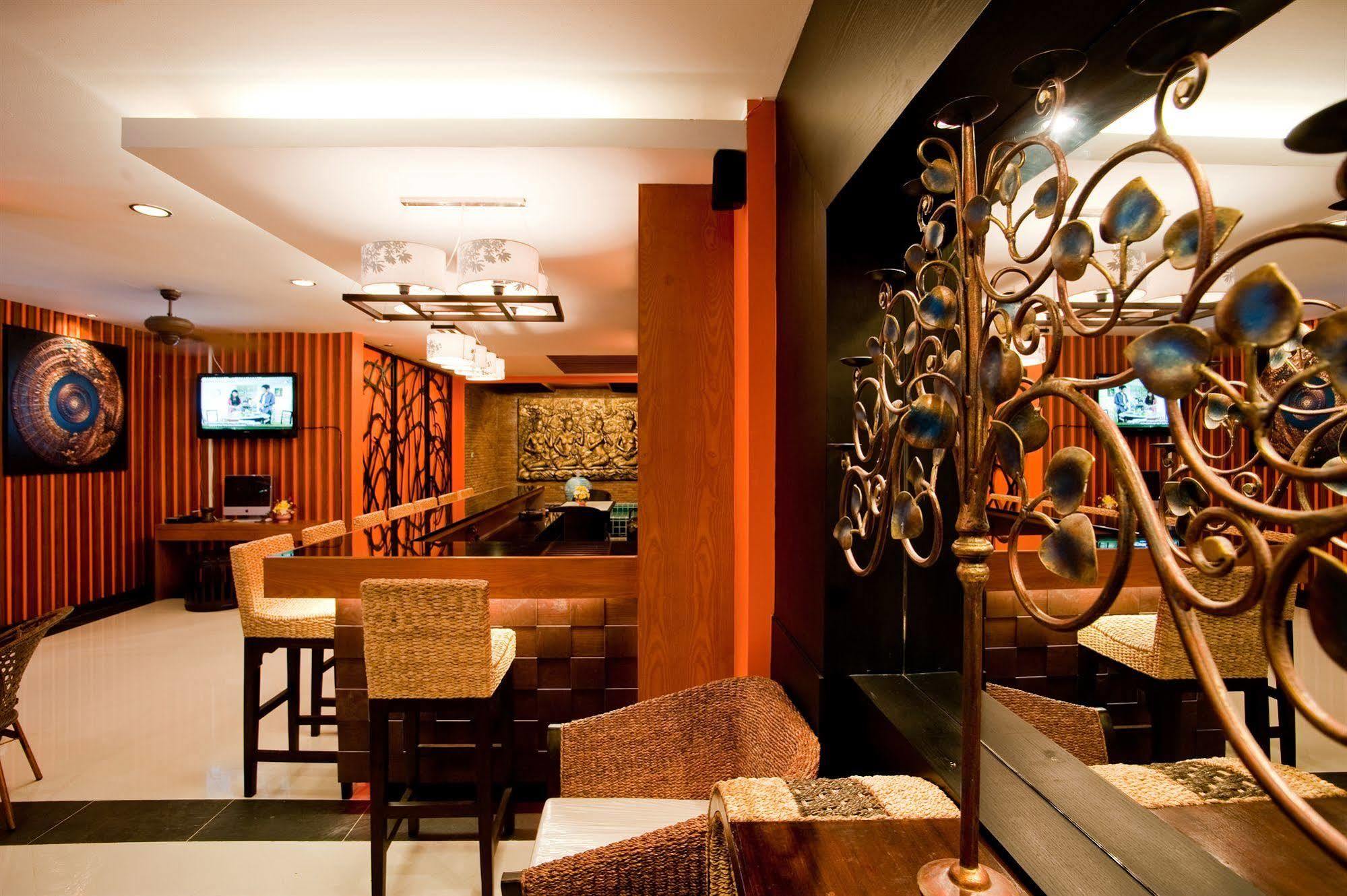 Deva Suites Patong Phuket Buitenkant foto