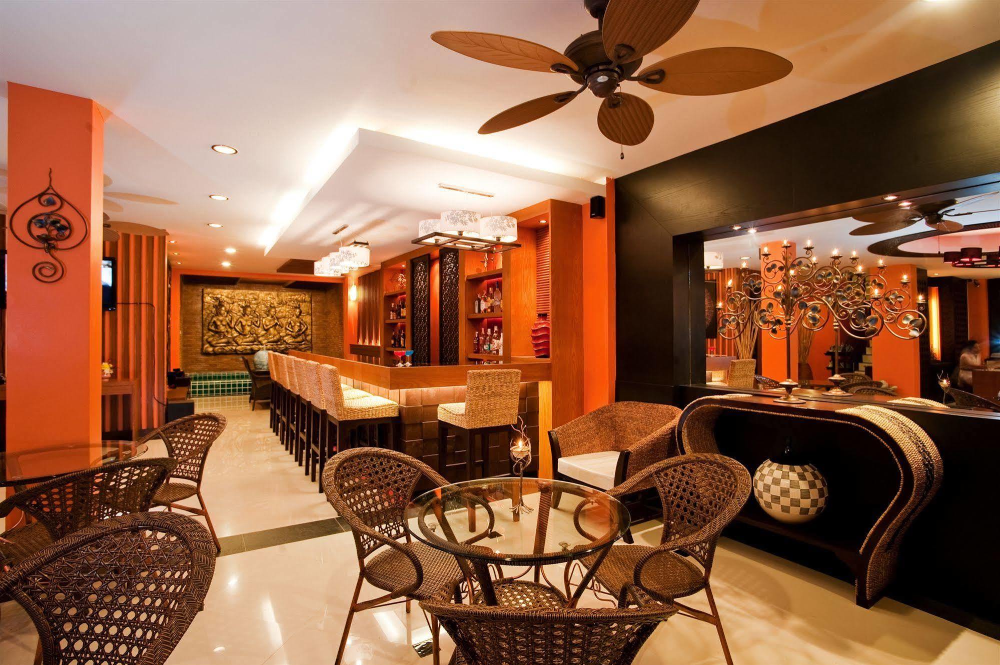 Deva Suites Patong Phuket Buitenkant foto