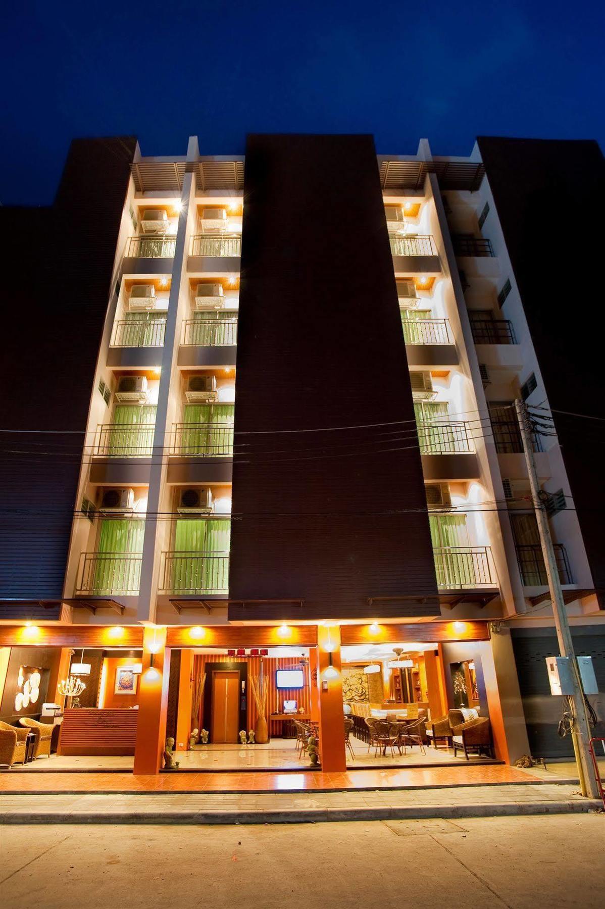 Deva Suites Patong Phuket Buitenkant foto