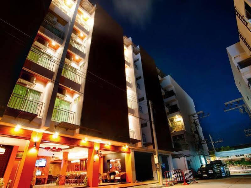 Deva Suites Patong Phuket Buitenkant foto